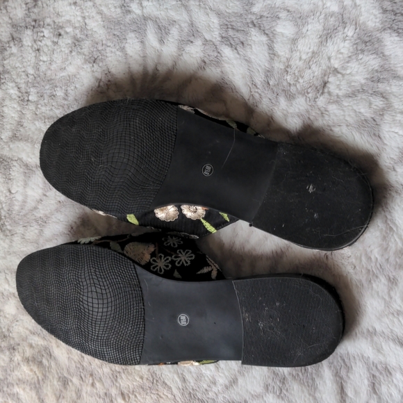 Sophie17 Slip On Shoes - Picture 2 of 4